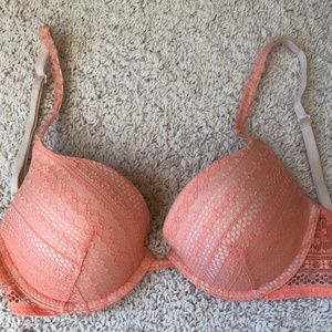 Victoria's Secret push up bra size 32D in pink lace